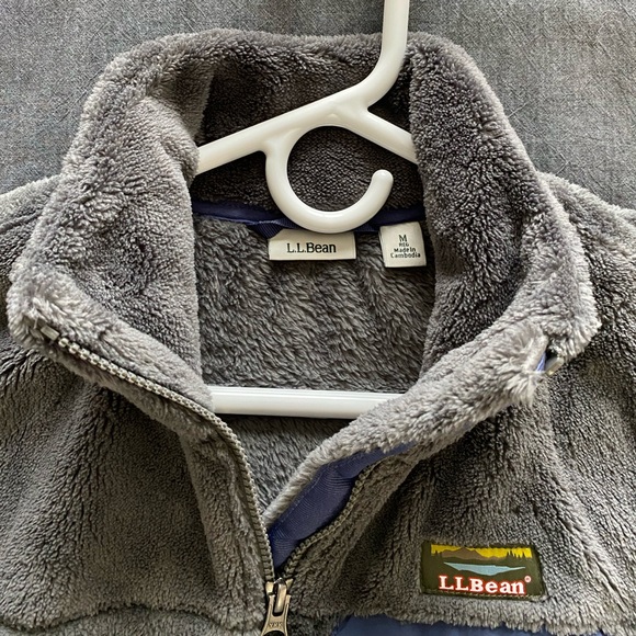 LL Bean Grey Fuzzy Vest. Never Worn, Perfect Condition. Size M. - Picture 3 of 3